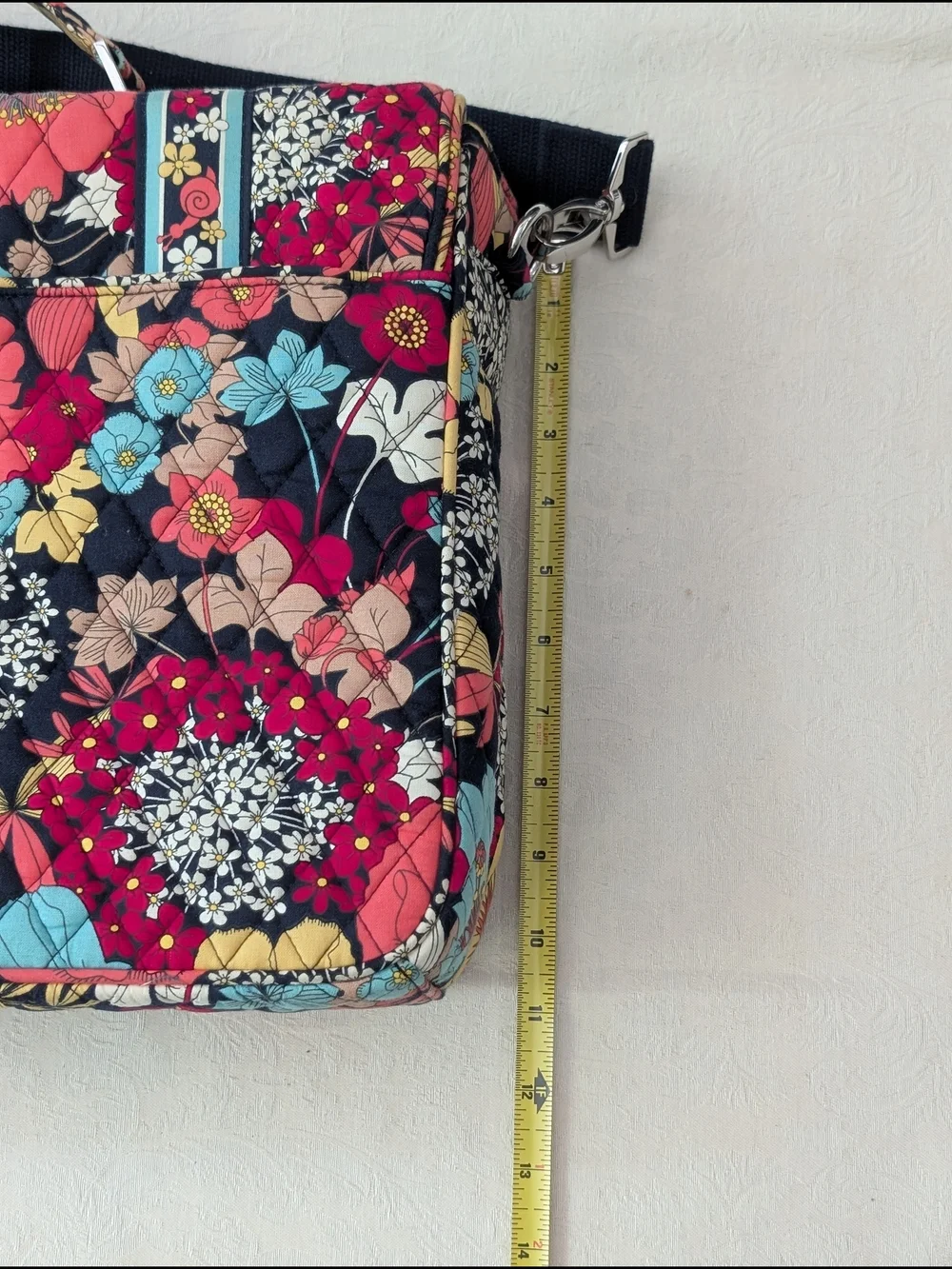Vera Bradley Floral Quilted Messenger/Laptop Bag Zip Pockets Adjustable Strap